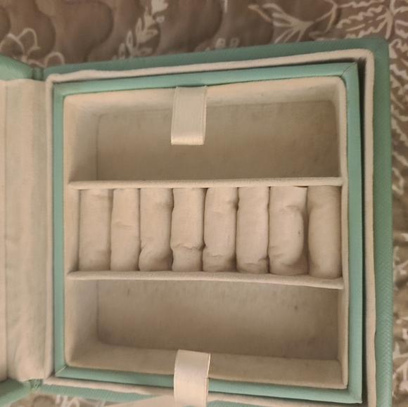 Jewelry Travel Holder - Picture 5 of 7